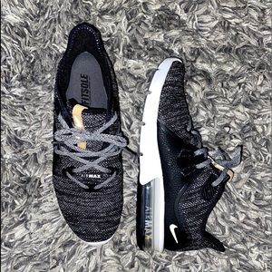 NEW Nike Air Max Sequent 3